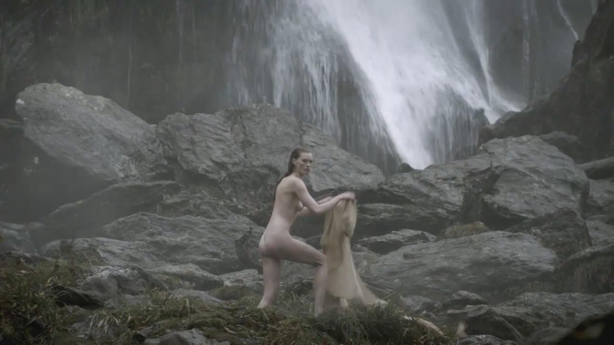 Alyssa Sutherland foto amatoriali culo nudo